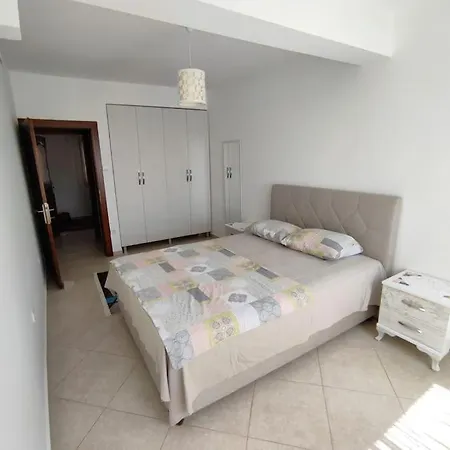 Apartment Merkezde Site Icerisinde Genis Ve Ferah Daire