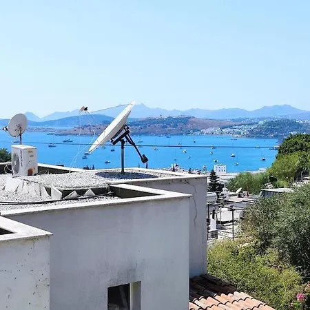 Merkezde Site Icerisinde Genis Ve Ferah Daire Apartment Bodrum