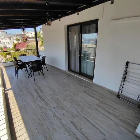 Merkezde Site Icerisinde Genis Ve Ferah Daire * Bodrum