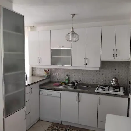 Apartment Merkezde Site Icerisinde Genis Ve Ferah Daire